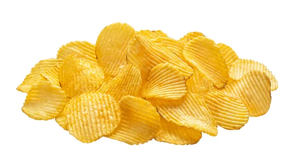 Heap av riggade potatischips isolerad på vit bakgrund — Stockfoto