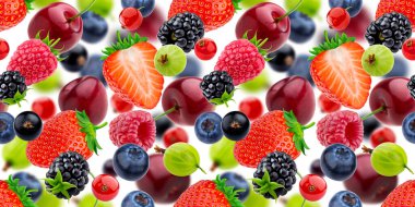 Düşen böğürtlenler beyaz arka planda izole edilmiş, farklı uçan orman meyveleri.