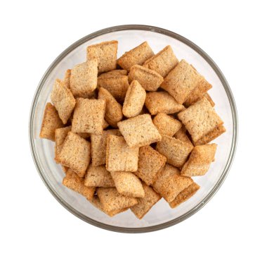 Beyaz arka planda izole edilmiş tatlı mısır yastıkları, üst manzara