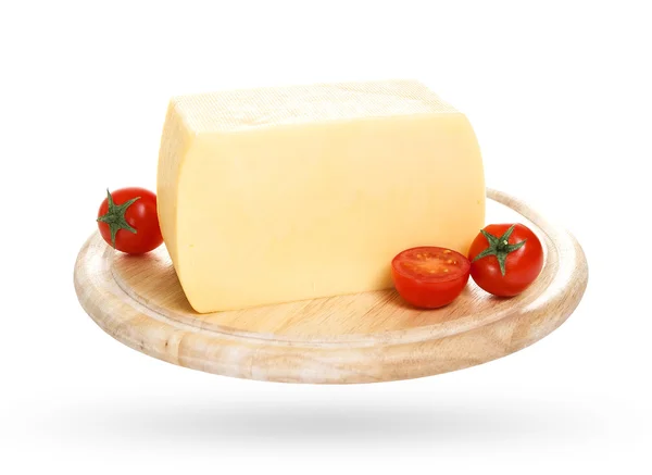 Käse isoliert auf weißem Hintergrund — Stockfoto