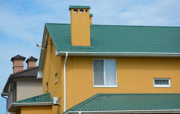 Gros Plan Sur Une Maison Stuc Plâtrée Peinte Couleur Ocre — Photo