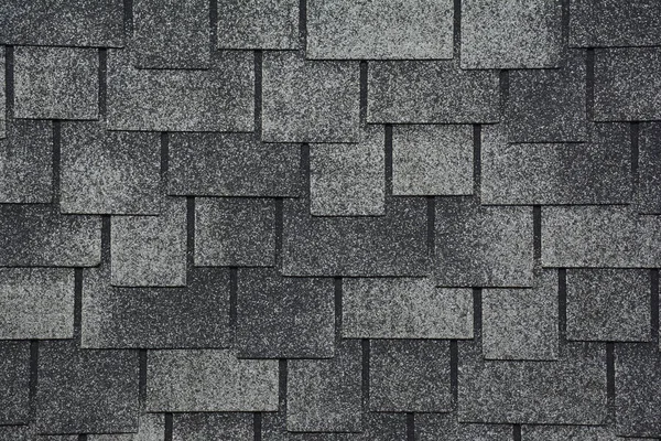 アスファルトのシングルテクスチャ背景写真 灰色の屋根のシングルの背景 — ストック写真