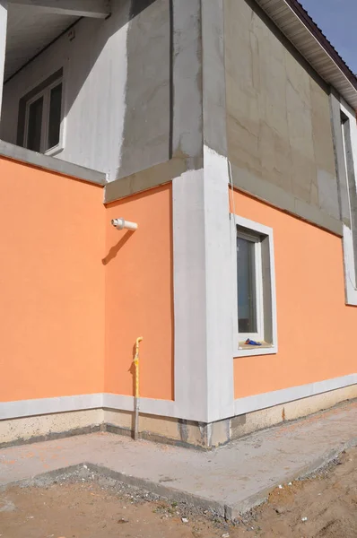 Primo Piano Ristrutturazione Casa Esterna Con Intonaco Stucco Applicazione Pittura — Foto Stock