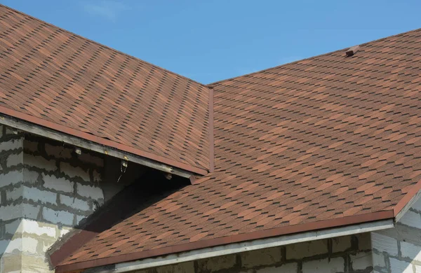 Brown Asphalt Shingled Roof Valley Leaking Problem Area Ventilation Cap — Stock Photo, Image