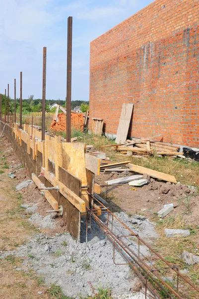 建筑混凝土奠定新的围栏。建设网站杜 — 图库照片