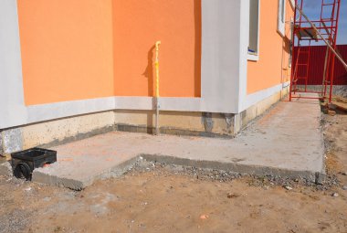 Vakfı Duvar su yalıtımı, drenaj, gaz borusu, renkli cephe üzerinde Kapat