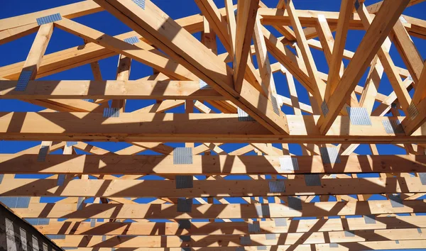 Roofing Construction. Wooden Roof Frame House Construction — Stock Photo, Image