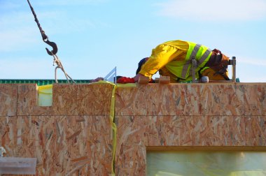 Müteahhit binayı Yeni modüler çerçeve kontrplak kurulu Panel duvarlar ev şantiye. Yapısal izolasyonlu paneller evi