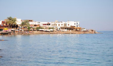 Güzel Sharm El Sheikh Mısır sahil şeridi. Red sea beach resort.