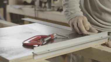 Marangoz ölçmek ahşap tahta metal düz kenar. Goniometri. Tedavi