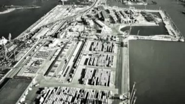 Kızılötesi kamera seaport kaplarda içine bombacı hedefte. Askeri Havacılık. Savaş. Savaş