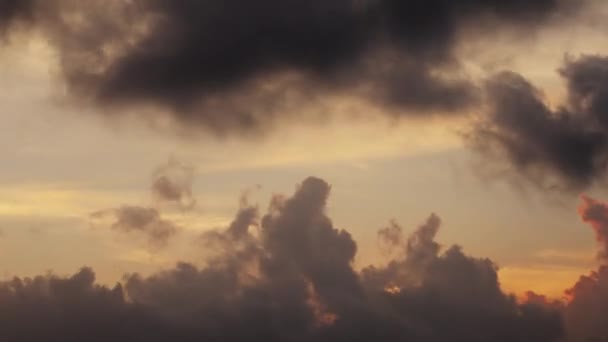 Beautiful sunset fluffy clouds. Red sky. Nature. Beauty. Timelapse — Stock Video