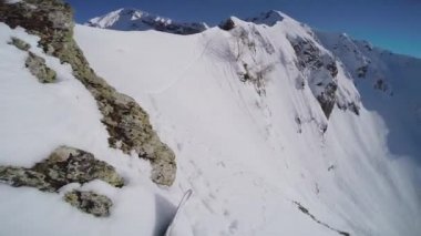 Snowboard kalk backcountry binmek için en karlı dağda. Güneş Extreme