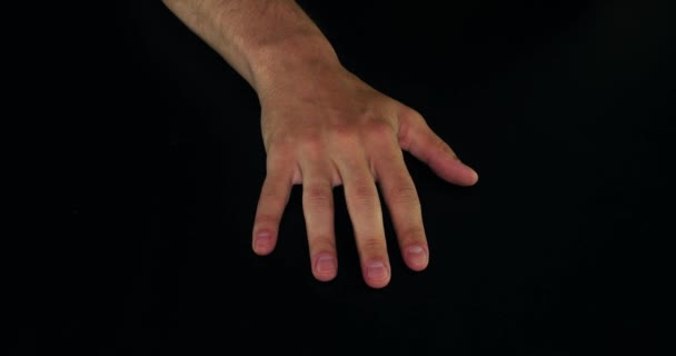 Ongeduldig of nerveus hand en finder verplaatsing van een man — Stockvideo