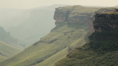 Yaz manzara Panoraması. Doğa dağlar.