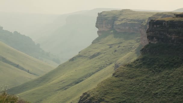 Панорама Дачний пейзаж. Природа гори. — стокове відео
