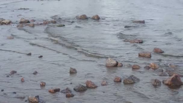 Maré do mar ao pôr do sol — Vídeo de Stock