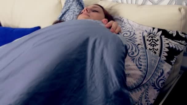 Woman sleeping in bed. Tossing and turning — Stock Video