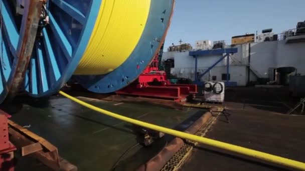 Laying of underwater optical cable on sea bottom — Stock Video