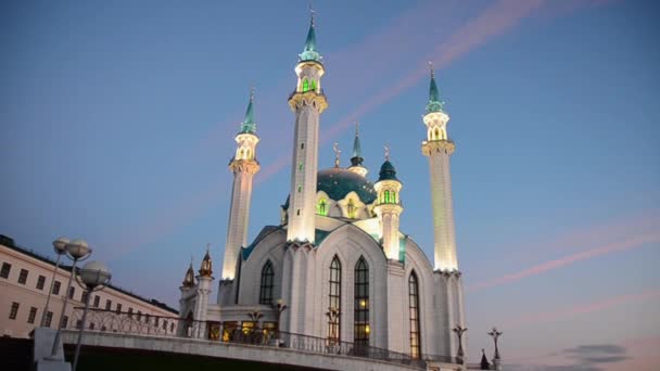 View of Kul-Sharif mosque in Kazan city in evening — Stock Video