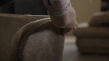 Dikiş bir Divan Mobilya fabrikasında kontrol