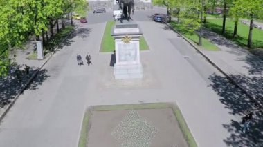 Quadrocopter ateş Peter Meydanı Saint Petersburg'da büyük yaz gün