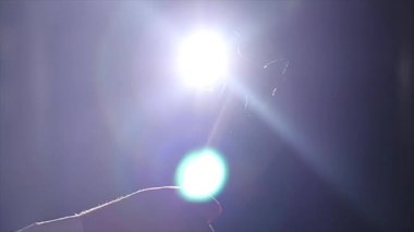 Mutfak çekiç spot kirişler altında mastürbasyon. Ağır çekim. Öfke.