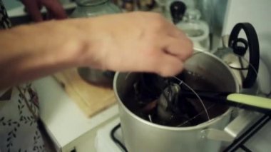 Adam tencere misic ekipman vintage ayrıntılı çıktı ve banka koymak.