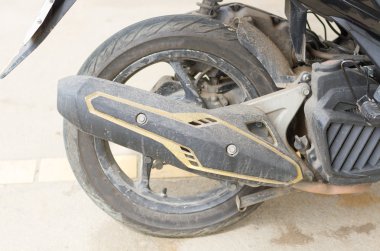 Aksesuarlar motosiklet egzoz çamurlu karışıklık doldu