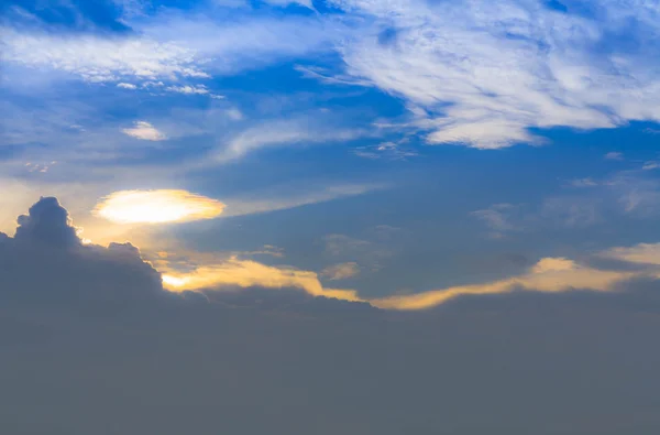 Borrão abstrato de céu azul e nuvem — Fotografia de Stock