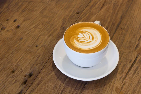 Una taza de café caliente tarde — Foto de Stock