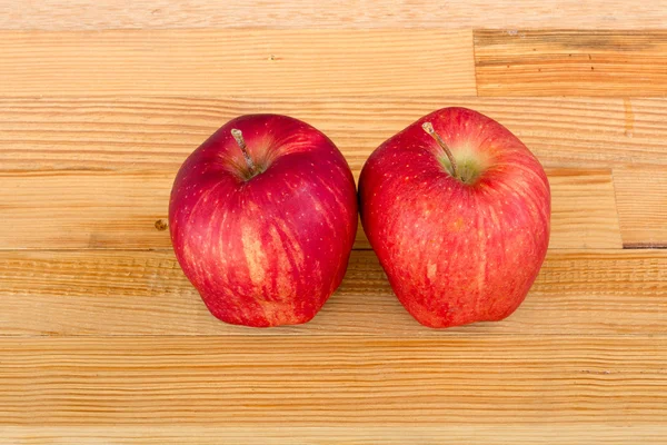 신선한 빨간 사과 나무 배경 — 스톡 사진