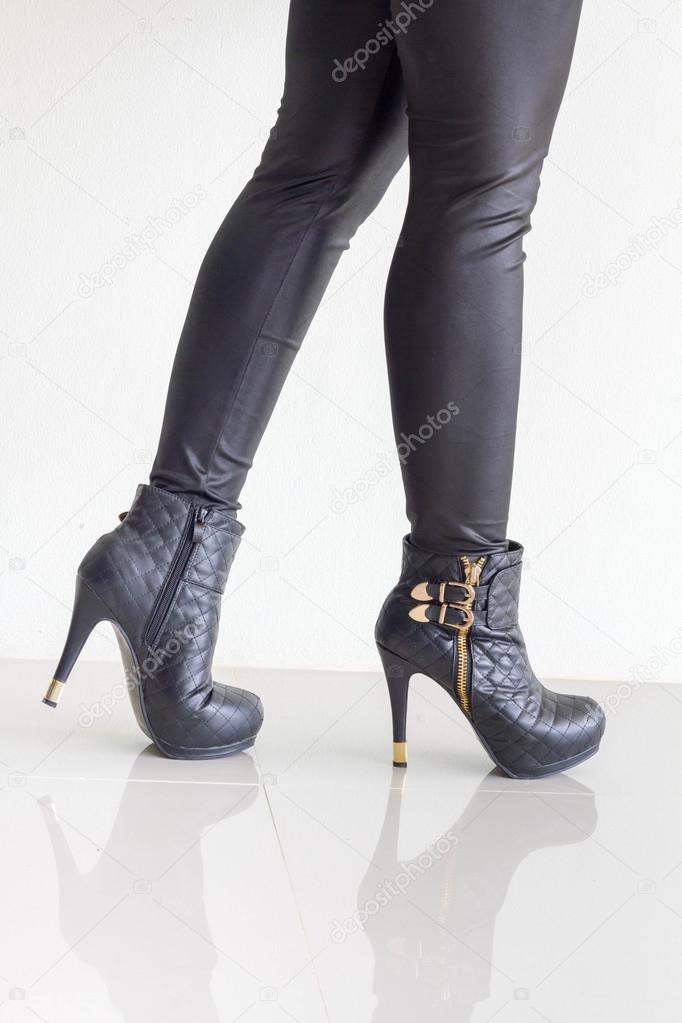 Womens Boots - Buy Boots for Women Online in India | Myntra