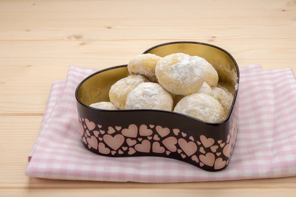 Ev yapımı küçük tanımlama bilgilerini pudra şekeri