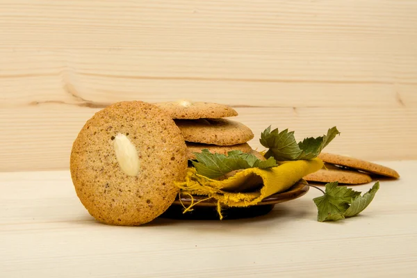 Macaroon homemade on light wooden boards close-up — Stock Photo, Image