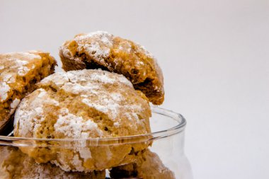 2 İtalyan amaretti kurabiye şeffaf cam kavanoz