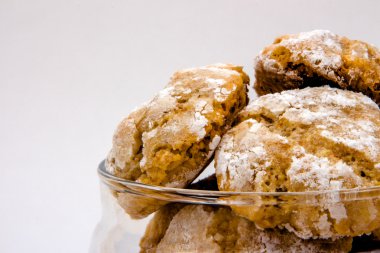 İtalyan amaretti kurabiye şeffaf cam