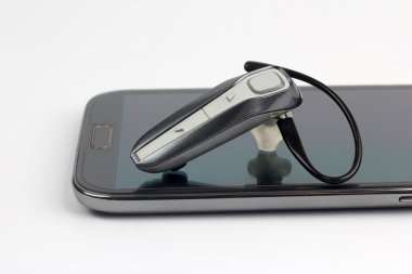 Bluetooth cep telefonu ile yakından