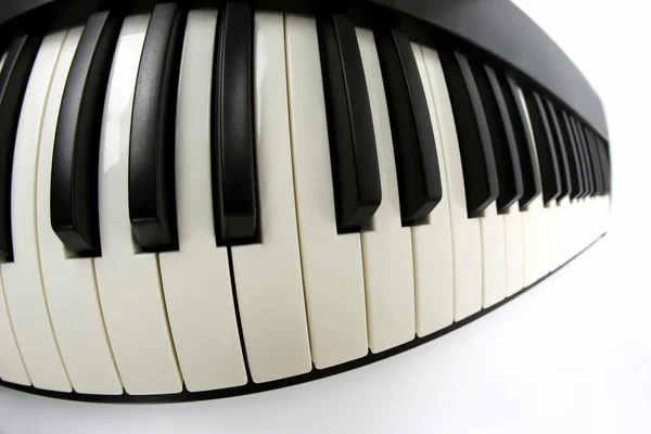 Clavier piano gros plan sur fond blanc — Photo