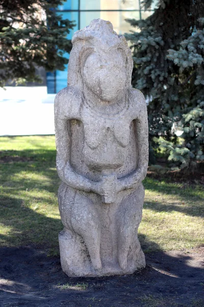 斯基泰人妇女的古代雕像 — 图库照片