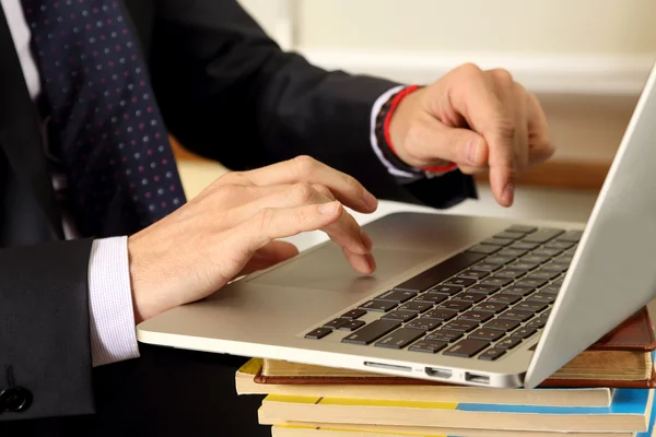 Hands of business people working on laptop — Stock Photo, Image