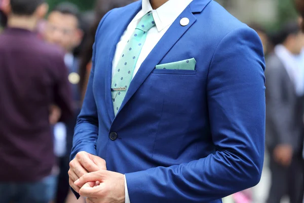 Hombre de negocios en traje azul — Foto de Stock
