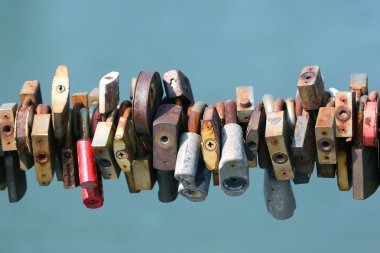 çok eski paslı düğün kale