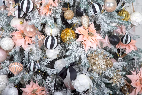 Árbol Navidad Festivo Con Decoraciones Juguetes — Foto de Stock