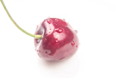 Beyaz arka planda sulu kiraz çileği. Meyve ve vitamin. Kahvaltıda sağlıklı yemek. Bitkilerin meyveleri. meyve tatlısı