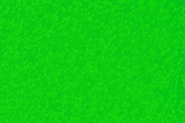 desenli renkli yüzler binanın sokak duvarının alçısına bakıyor