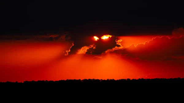 Contraste Expressivo Das Nuvens Céu Sol Natureza Beleza Das Nuvens — Fotografia de Stock