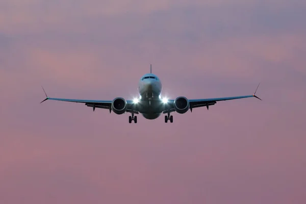 Avión Pasajeros Vuela Cielo Industria Del Transporte Aéreo — Foto de Stock