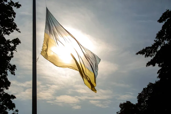 Drapeau État Ukrainien Sur Fond Soleil — Photo