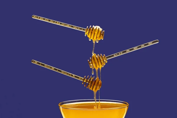 Fresh Floral Honey Drips Spoon Spoon Blue Background Organic Vitamin — Stock Photo, Image